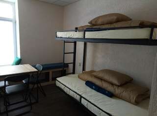 Хостелы Hostel Svit Hub Каменец-Подольский Кровать в общем 4-местном номере для мужчин и женщин-3